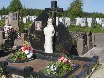 8. прямоугольное фото на керамике 18х24 (Россия). Использована прямоугольная форма для возможности размещения деталей портрета