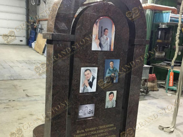 3 фотопортреты подчеркивают  жизненное кредо человека